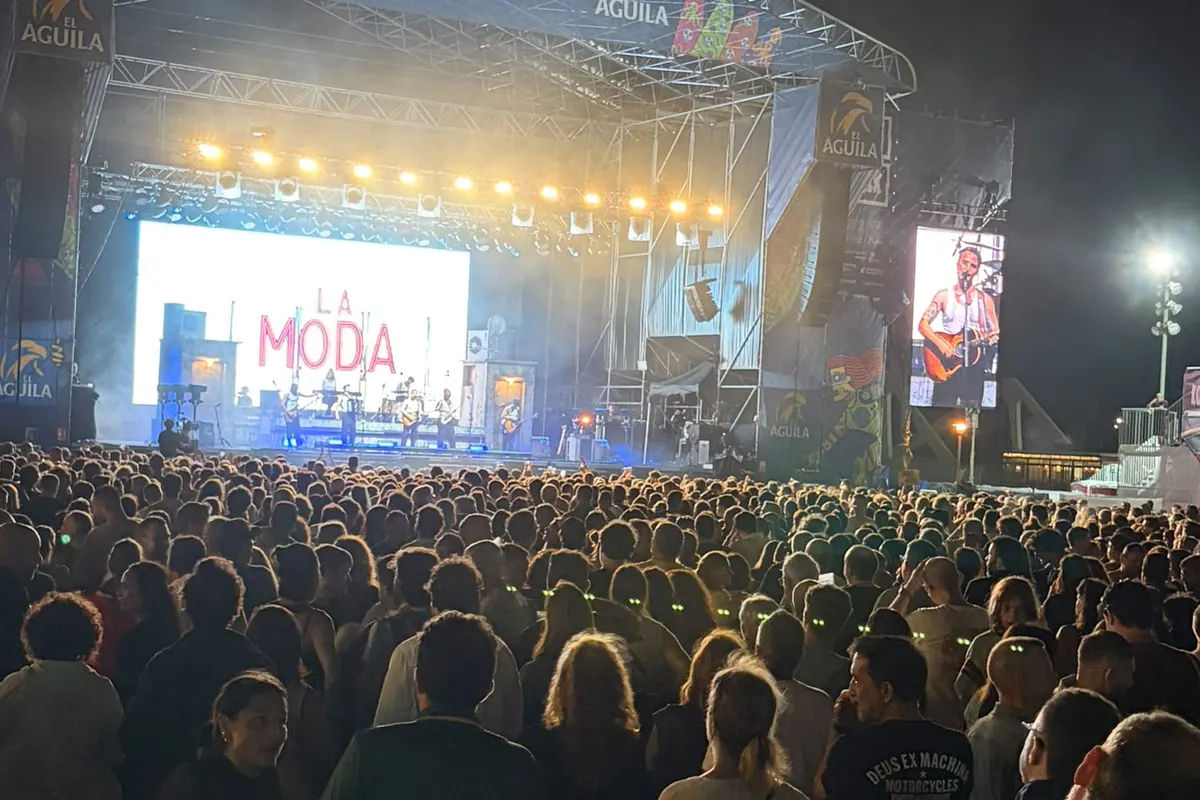 Público en el escenario principal del Festival Love to Rock 2026.
