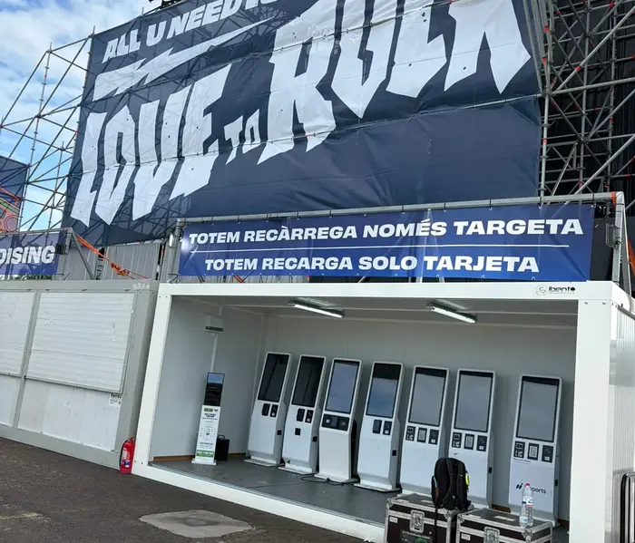 The Love to Rock 2026 top-up booth with a MasBattery station