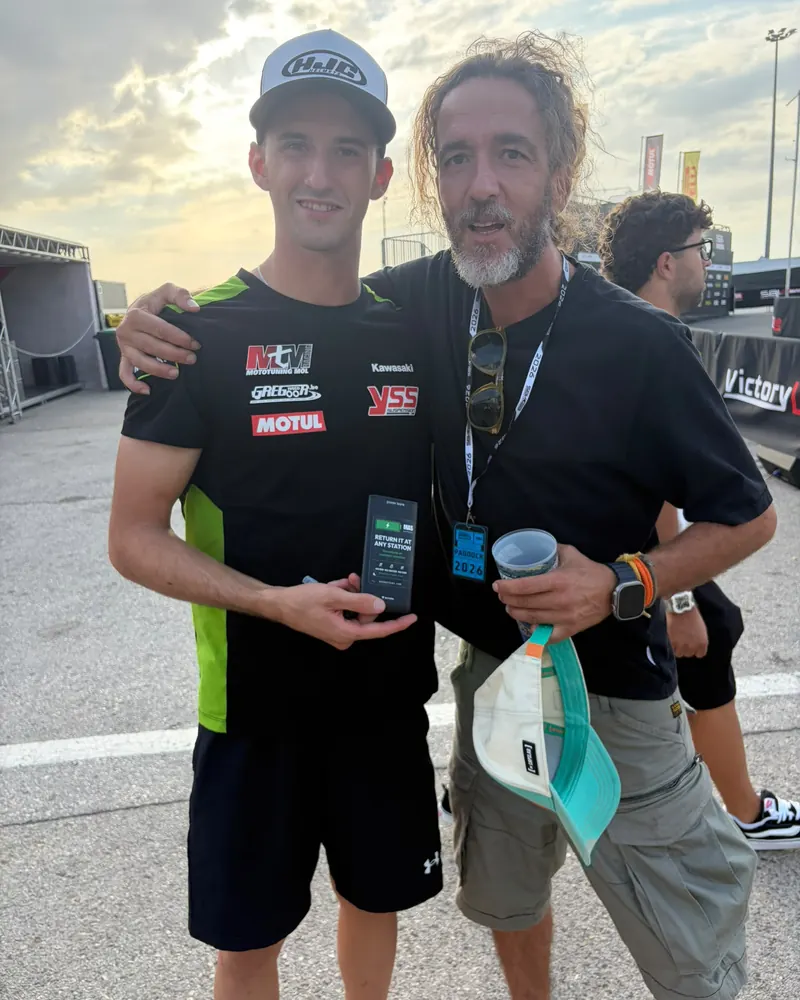 Circuito de Jerez-Ángel Nieto: En el paddock, otra batería MasBattery en uso.